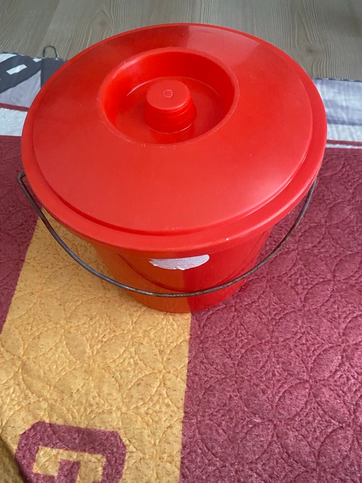 Parlak Kırmızı Plastik Kova - Görsel 4