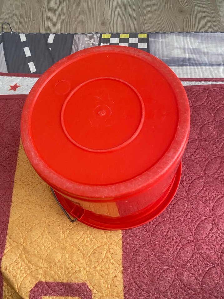 Parlak Kırmızı Plastik Kova - Görsel 2