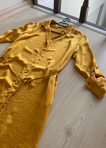 36 Beden Sarı Düğmeli Elbise