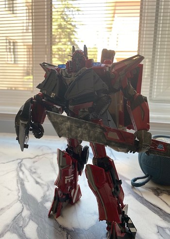 Transformers leader class sentinel prime