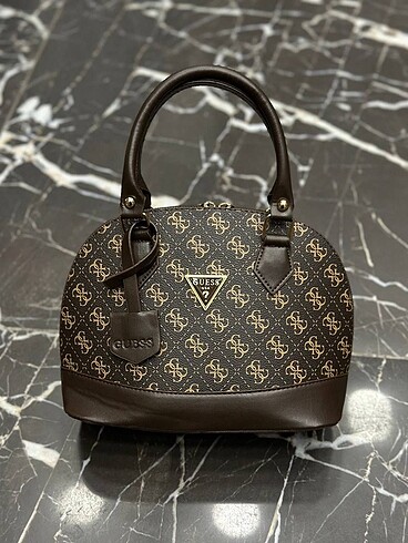 Guess d model kol cantasi
