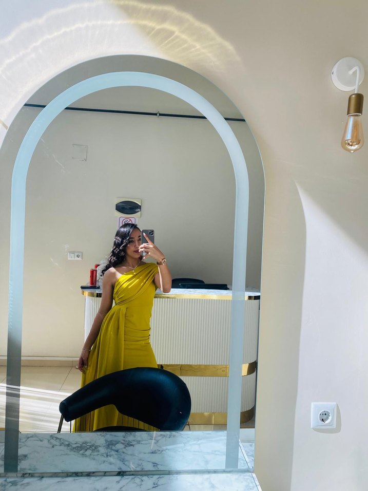 Sarı Drapeli Uzun Straplez Abiye - Görsel 2