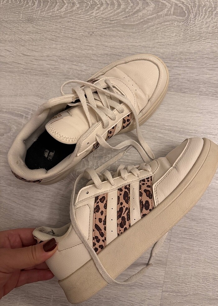 Adidas spor ayakkabı - Görsel 3