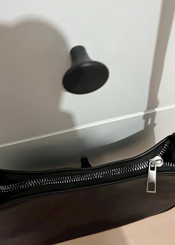 Siyah Deri Tokalı Minimalist Kadın Çanta - Görsel 3