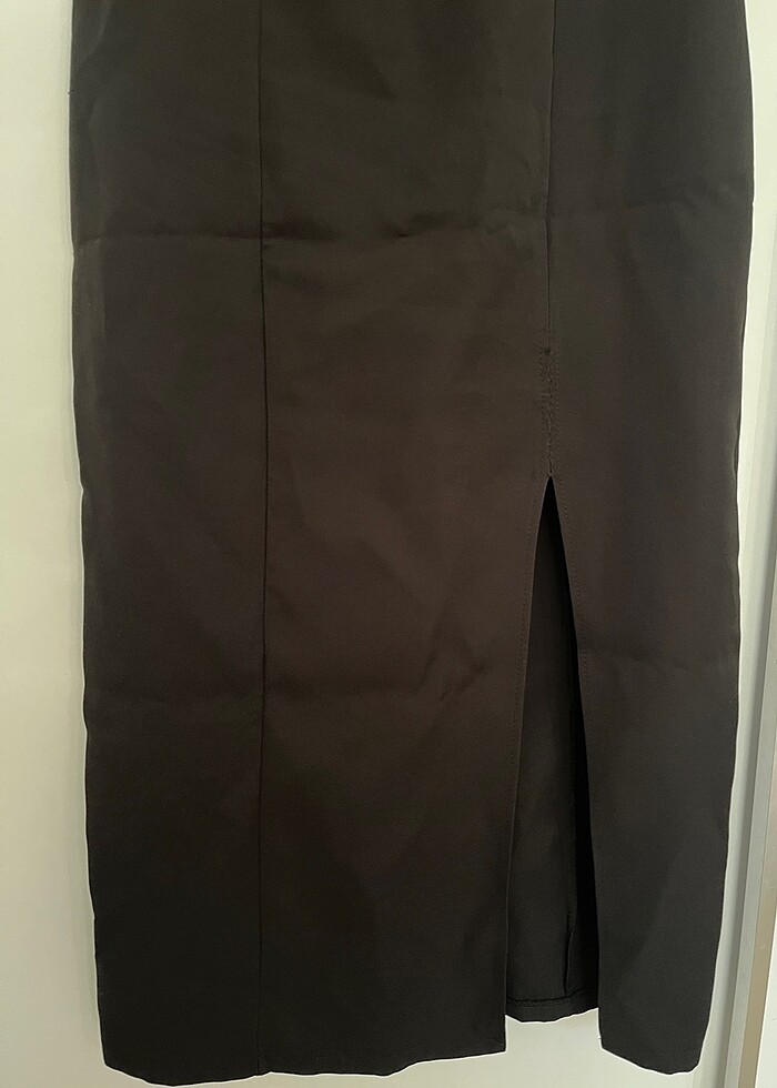 siyah yırtmaçlı elbise - Görsel 5