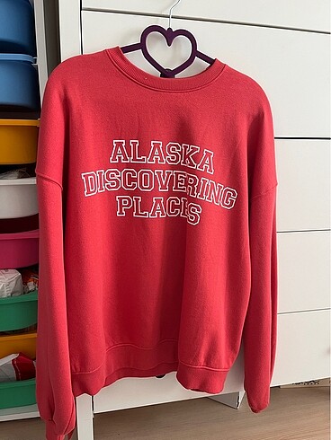 bershka eski sezon nat çiçeği renginde sweat