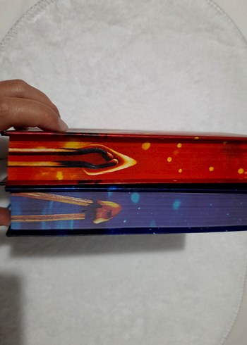 Bir Kibritle Yok Olmak 1-2 (Ciltli / Yan Boyamalı) - Görsel 3