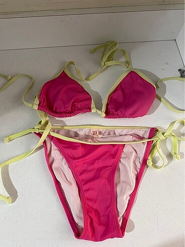 penti bikini