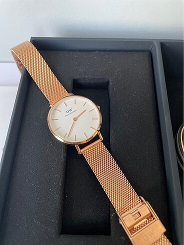 Daniel Wellington Kadın Saat ve Bileklik