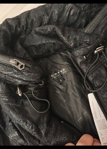 Düğmeli Siyah İşlemeli kısa kadın mont - Görsel 5