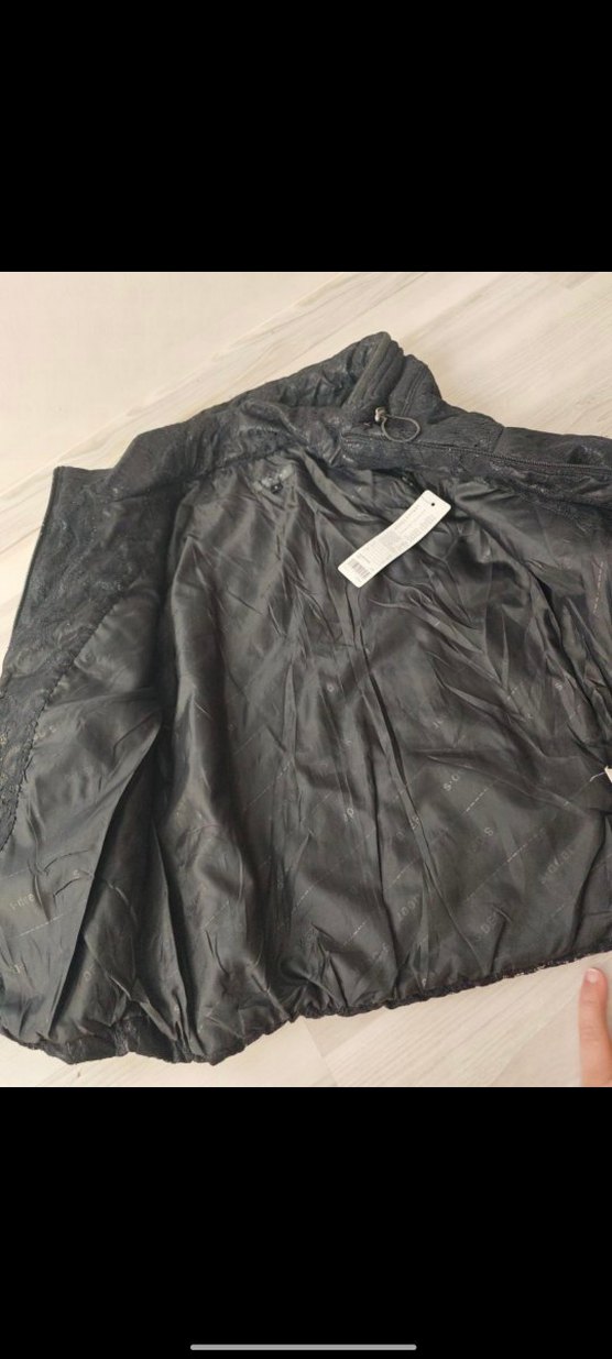 Düğmeli Siyah İşlemeli kısa kadın mont - Görsel 4