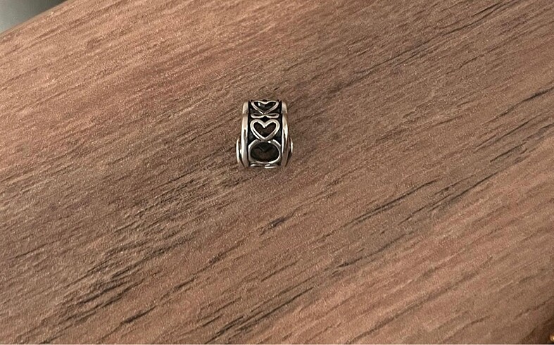 Pandora Pandora charm