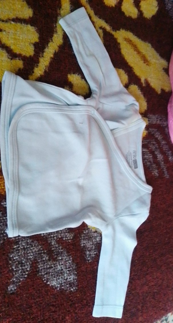 Bebek Beyaz Kısa Kollu Hastane Kıyafeti - Görsel 2