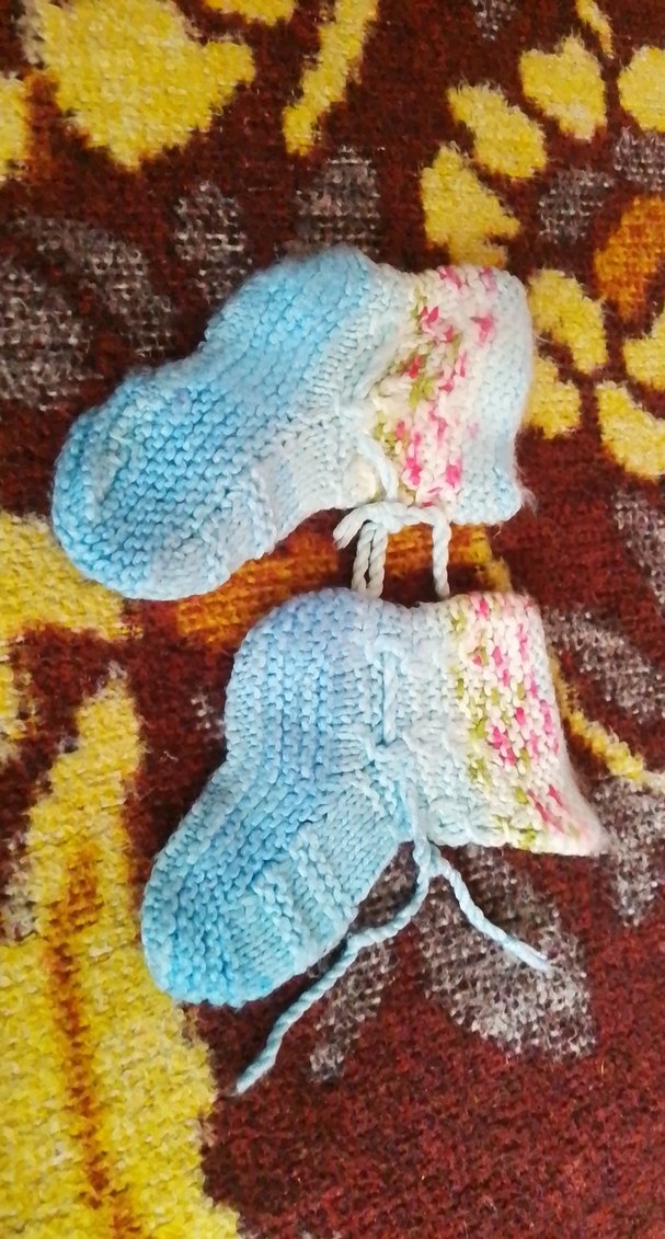 Renkli Örgü Kız Bebek Patik - Görsel 3