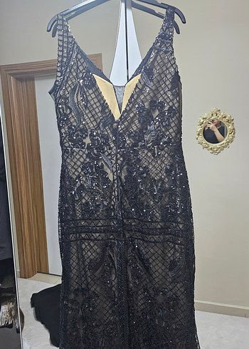 Siyah Dantel Detaylı Uzun V Yaka Gotik Elbise - Görsel 7