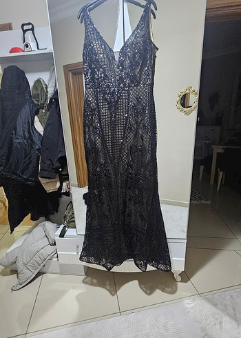 Siyah Dantel Detaylı Uzun V Yaka Gotik Elbise - Görsel 6