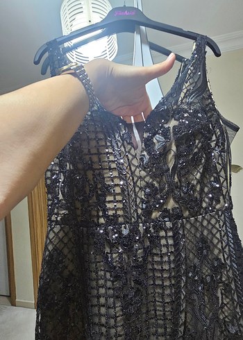 Siyah Dantel Detaylı Uzun V Yaka Gotik Elbise - Görsel 5