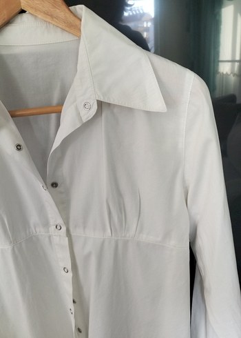 Düğmeli Beyaz %100 Pamuk Kadın Gömlek - Görsel 2