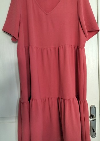 Pembe V Yaka Fırfırlı Midi Elbise