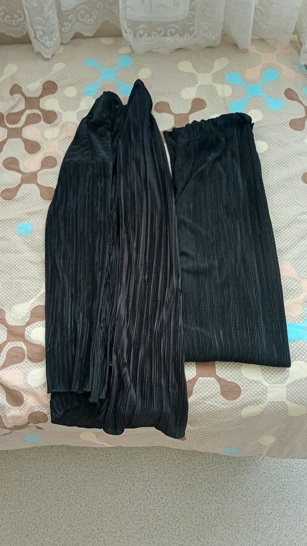 Kadın Siyah Pliseli Kumaş takım - Görsel 4