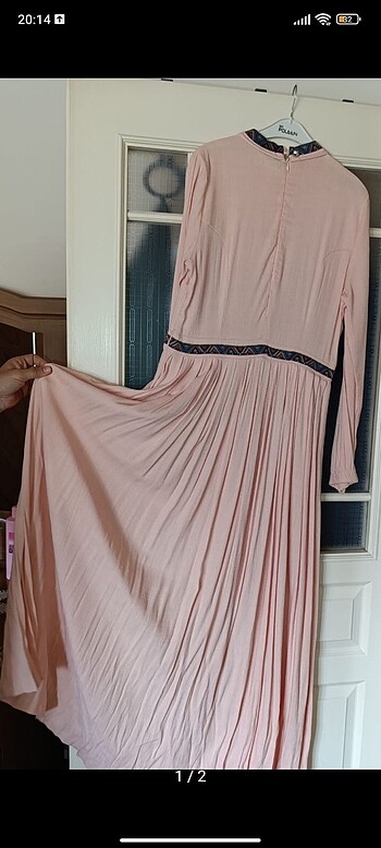 Pembe sıfır gibi elbise