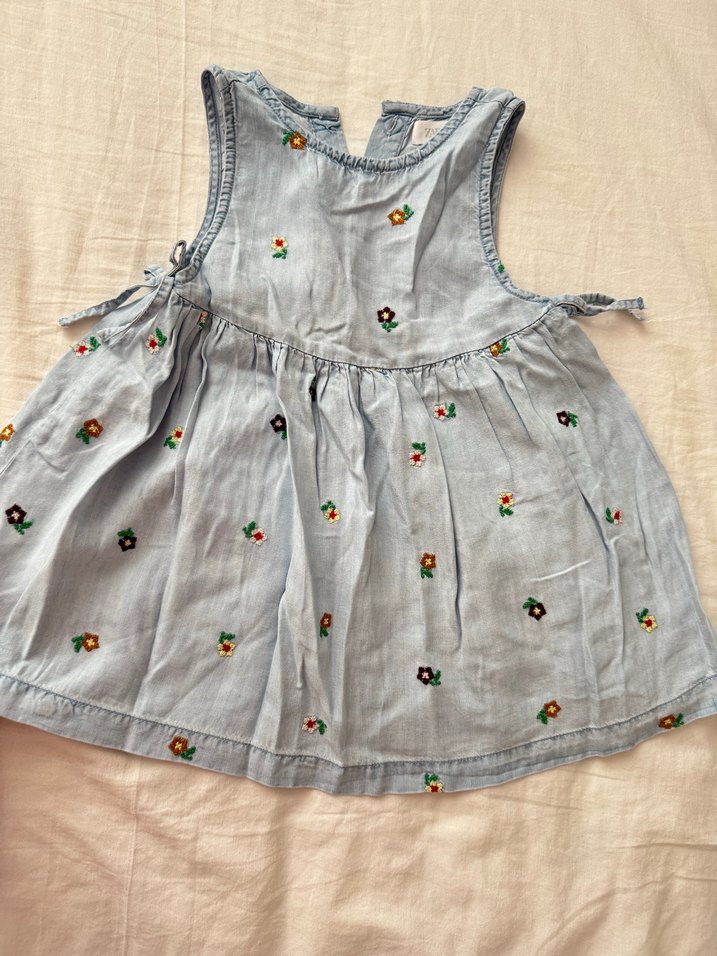 Nakışlı Mavi Kız Çocuk Elbisesi - Görsel 5