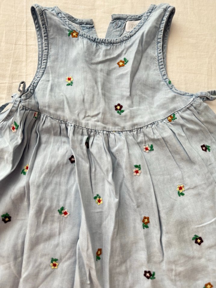 Nakışlı Mavi Kız Çocuk Elbisesi - Görsel 4