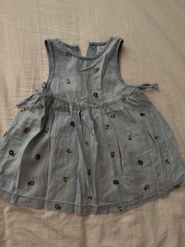 Nakışlı Mavi Kız Çocuk Elbisesi - Görsel 3