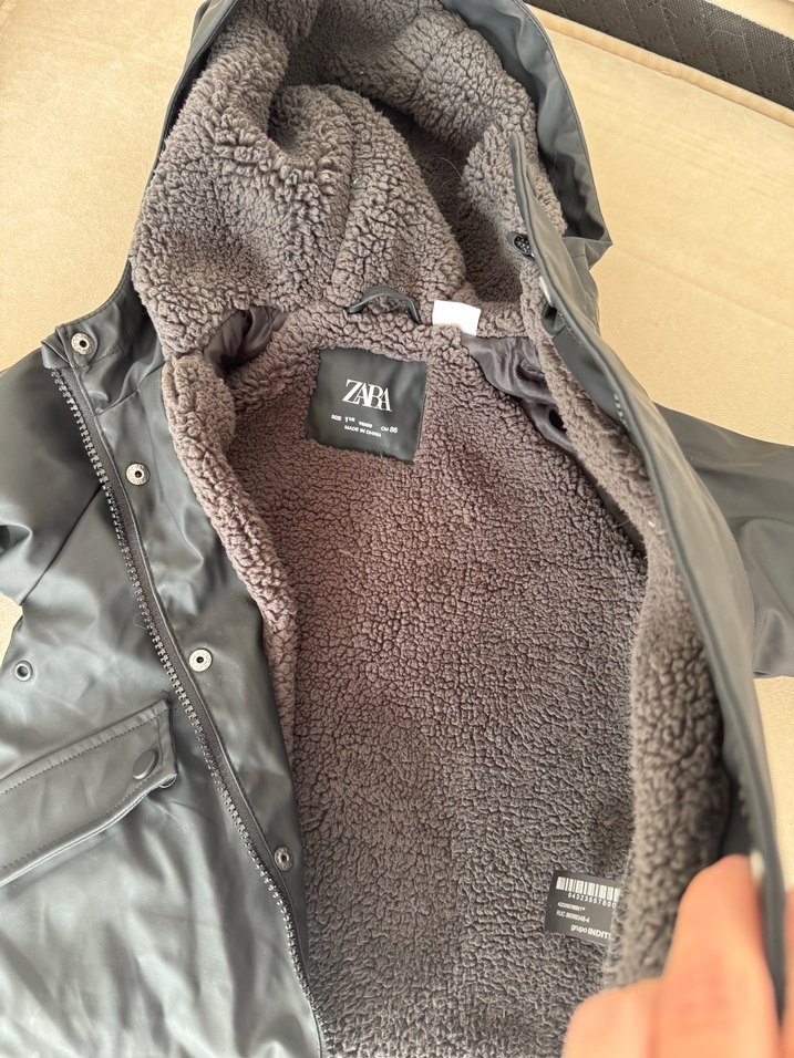 Siyah Kürklü Çocuk Mont - Görsel 5