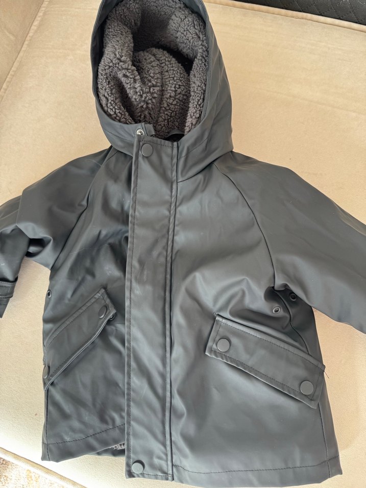 Siyah Kürklü Çocuk Mont - Görsel 2