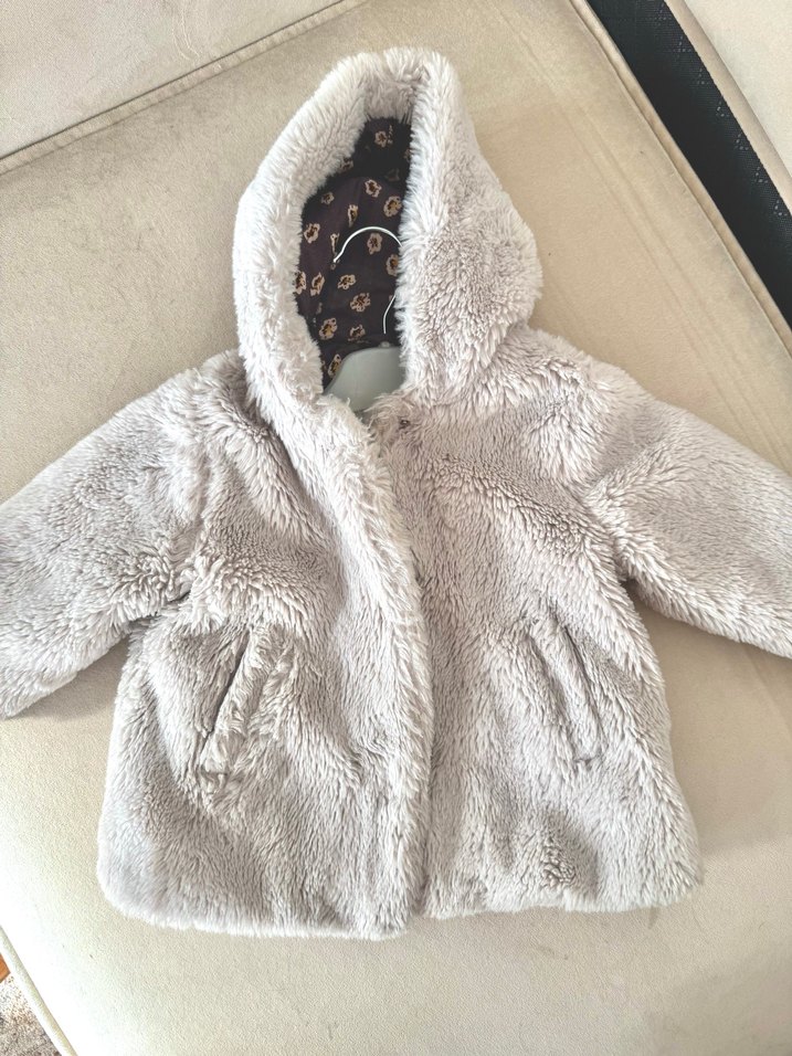 Krem Peluş Detaylı Kız Çocuk Kaban - Görsel 2