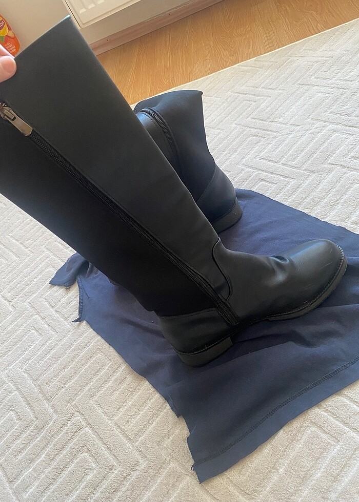 Kadın  Siyah Lastik Detaylı Çizme - Görsel 4