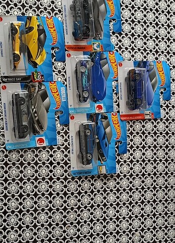 Hot WHEELS tekli araç