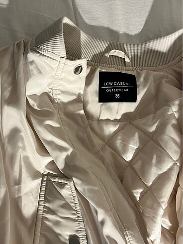 LC Waikiki Lcw crop bomber