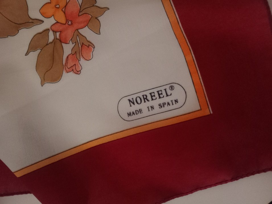 Çiçek Desenli Kadın İpek Eşarp - Görsel 2