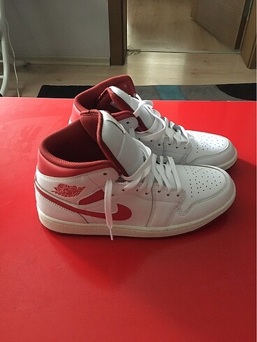 Air Jordan 1 Mid SE