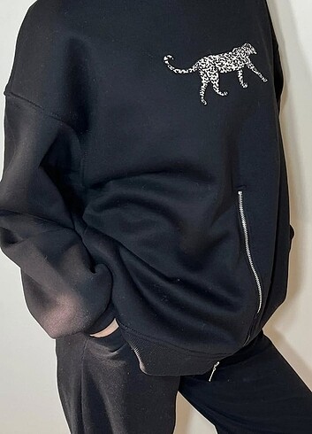 s Beden siyah Renk ÖNÜ FERMUARLI ARKASI NAKIŞ BASKILI ŞARDONLU 3 İPLİK KADIN SWEATS
