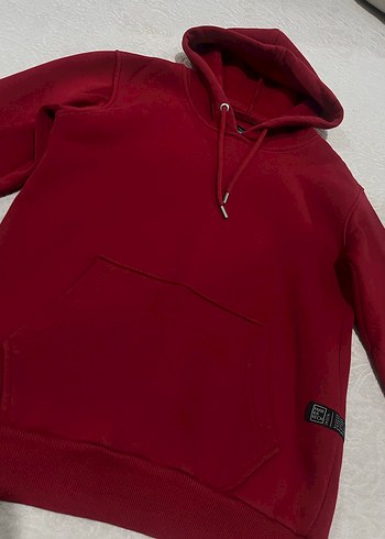 Kırmızı Kapüşonlu Sweatshirt
