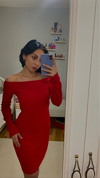Kırmızı elbise