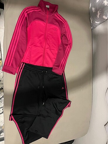 Adidas Kadın Eşofman Takımı