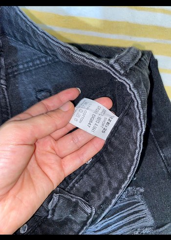 Siyah Bağcıklı Salaş Mini Kot Şort - Görsel 3