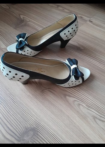 37 Beden Klasik Elegan Beyaz Dolgu Topuklu Kadın Ayakkabı