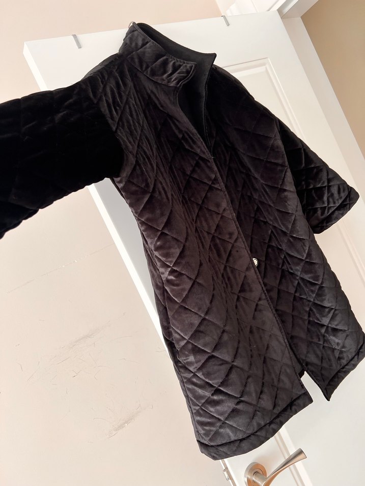 kadife Düğmeli Siyah Kadın Midi Ceket - Görsel 2