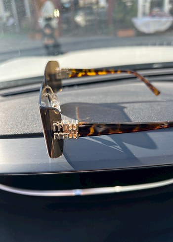 sıfır miu miu replika..Klasik Şıklık Kahverengi Tokalı gözlük - Görsel 4