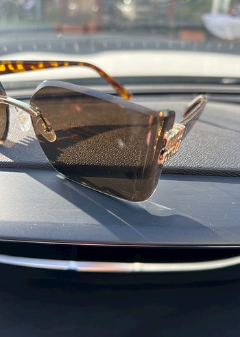 sıfır miu miu replika..Klasik Şıklık Kahverengi Tokalı gözlük - Görsel 2