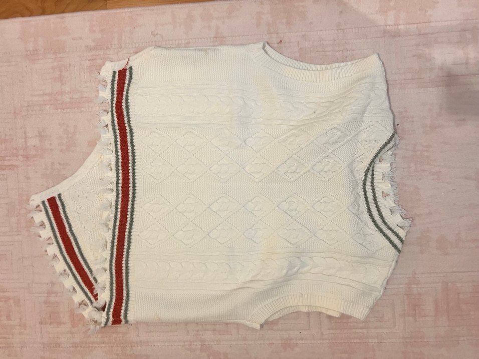 Beyaz V Yaka Örgü Süveter - Görsel 2