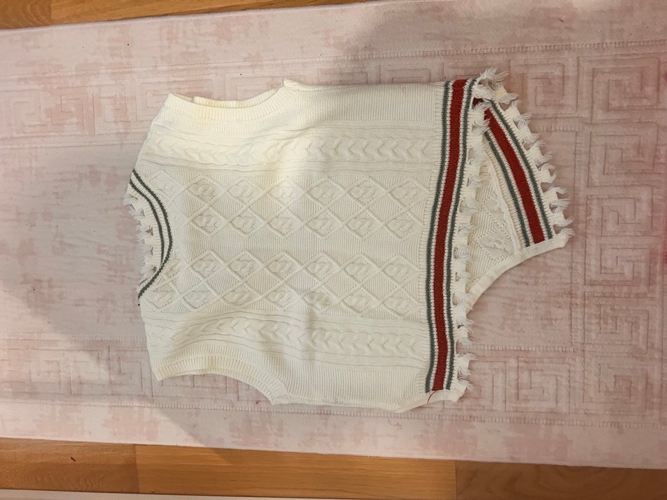 Beyaz V Yaka Örgü Süveter - Görsel 3