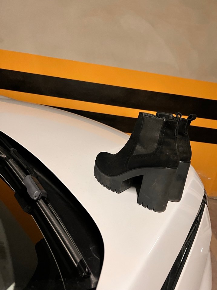 Siyah Süet Tokalı Kadın Bot - Görsel 2