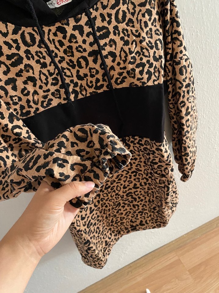 Leopar Desenli Kapüşonlu Kadın Sweatshirt - Görsel 2