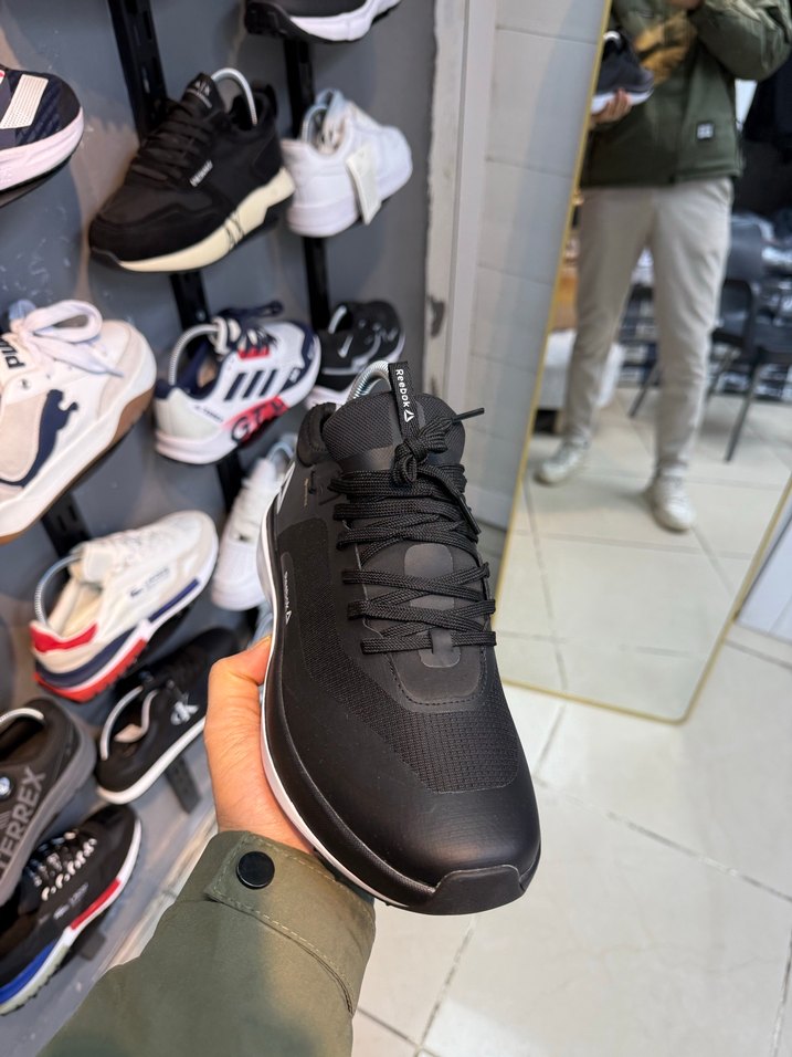 Orijinal ithal reebok spor ayakkabı her beden mevcuttur - Görsel 2